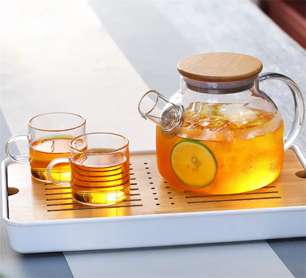 Glass Pitcher or Kettle with Wooden Lid | Full House Lebanon