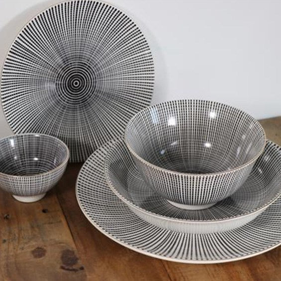 Black Porcelain Dinnerware with Golden Trim - Dinner Plate | Full House Lebanon