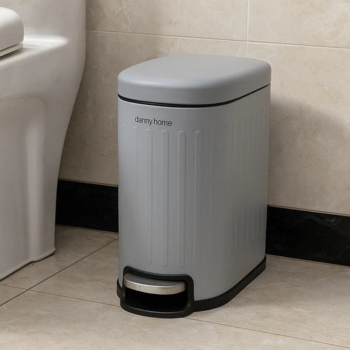 5-Liter Stainless Steel Trash Can with Lid and Pedal - Black | Full House Lebanon